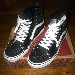 Sk8-HI black and white Vans